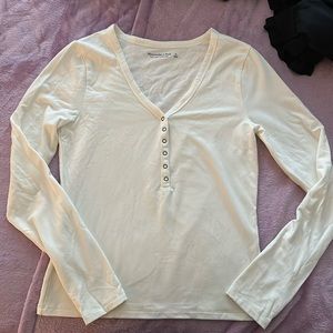 Abercrombie & Fitch Women’s Henley Long Sleeve